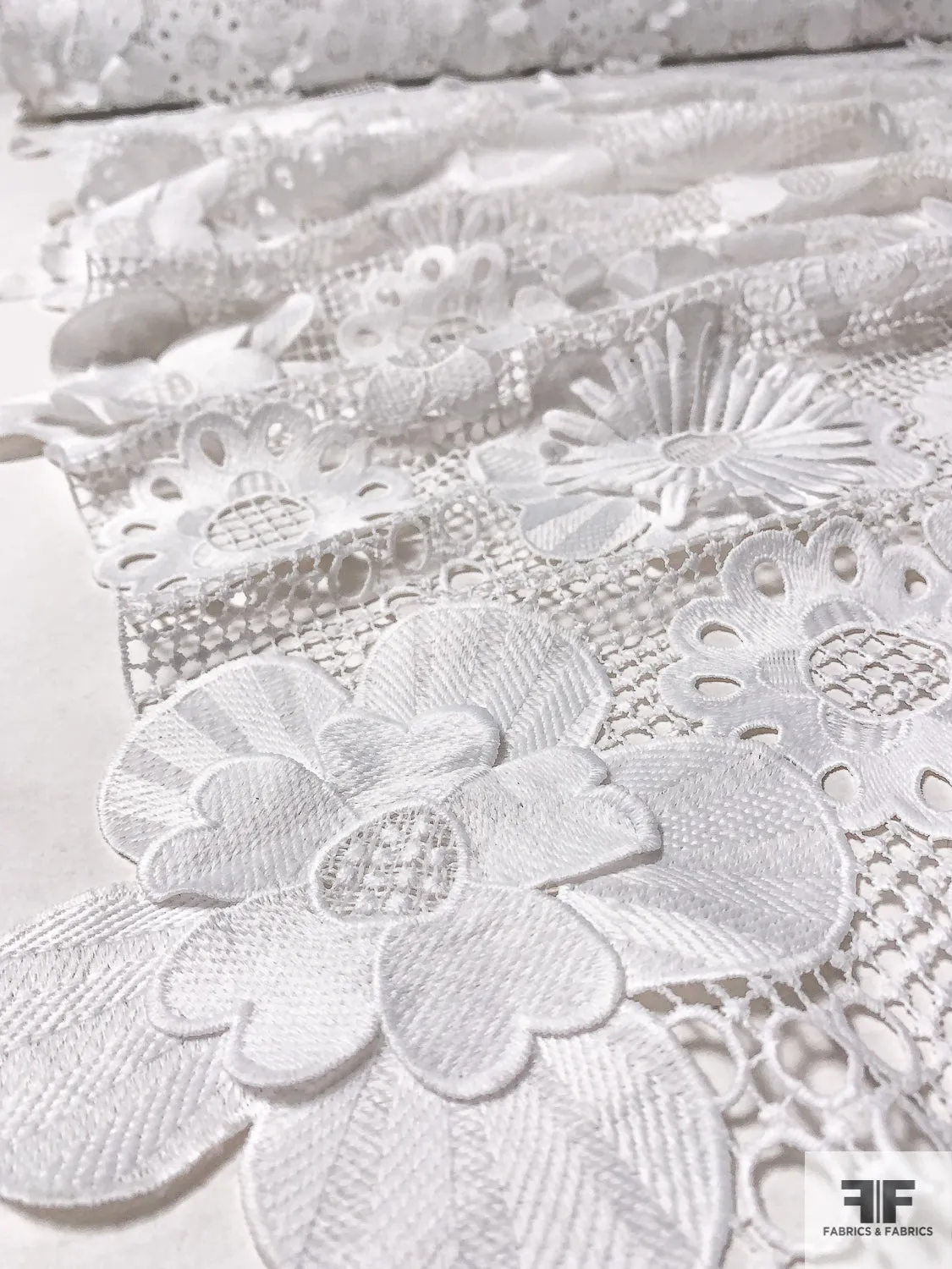 3D Youthful Floral Guipure Lace - White