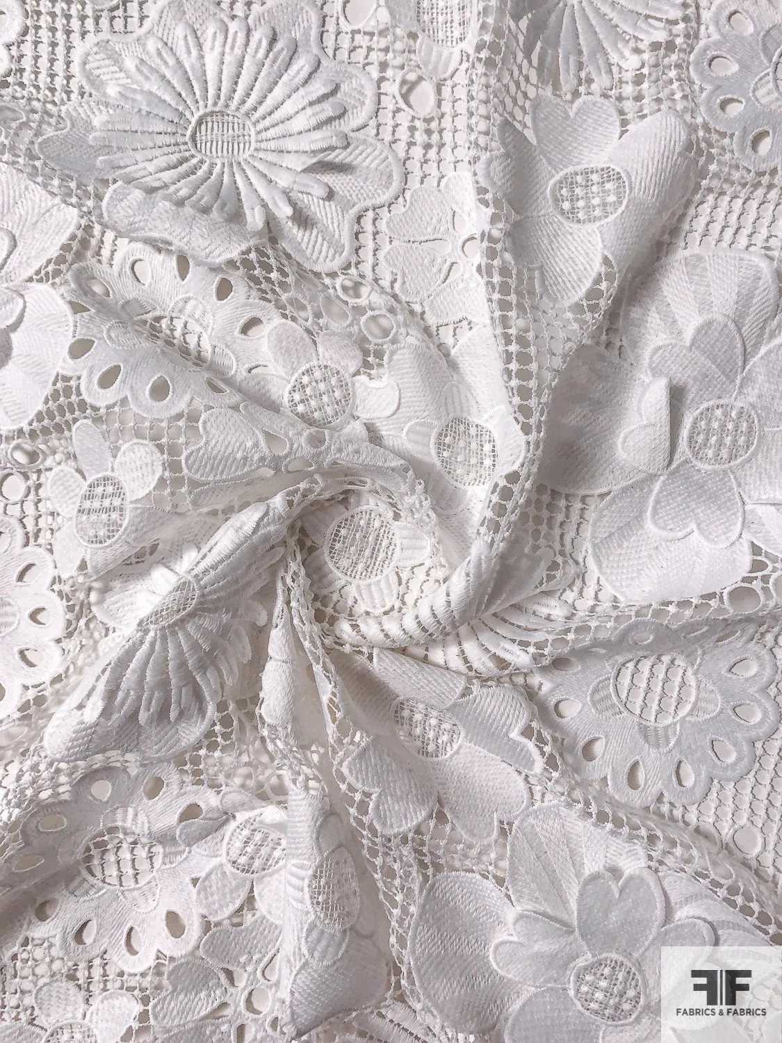 3D Youthful Floral Guipure Lace - White