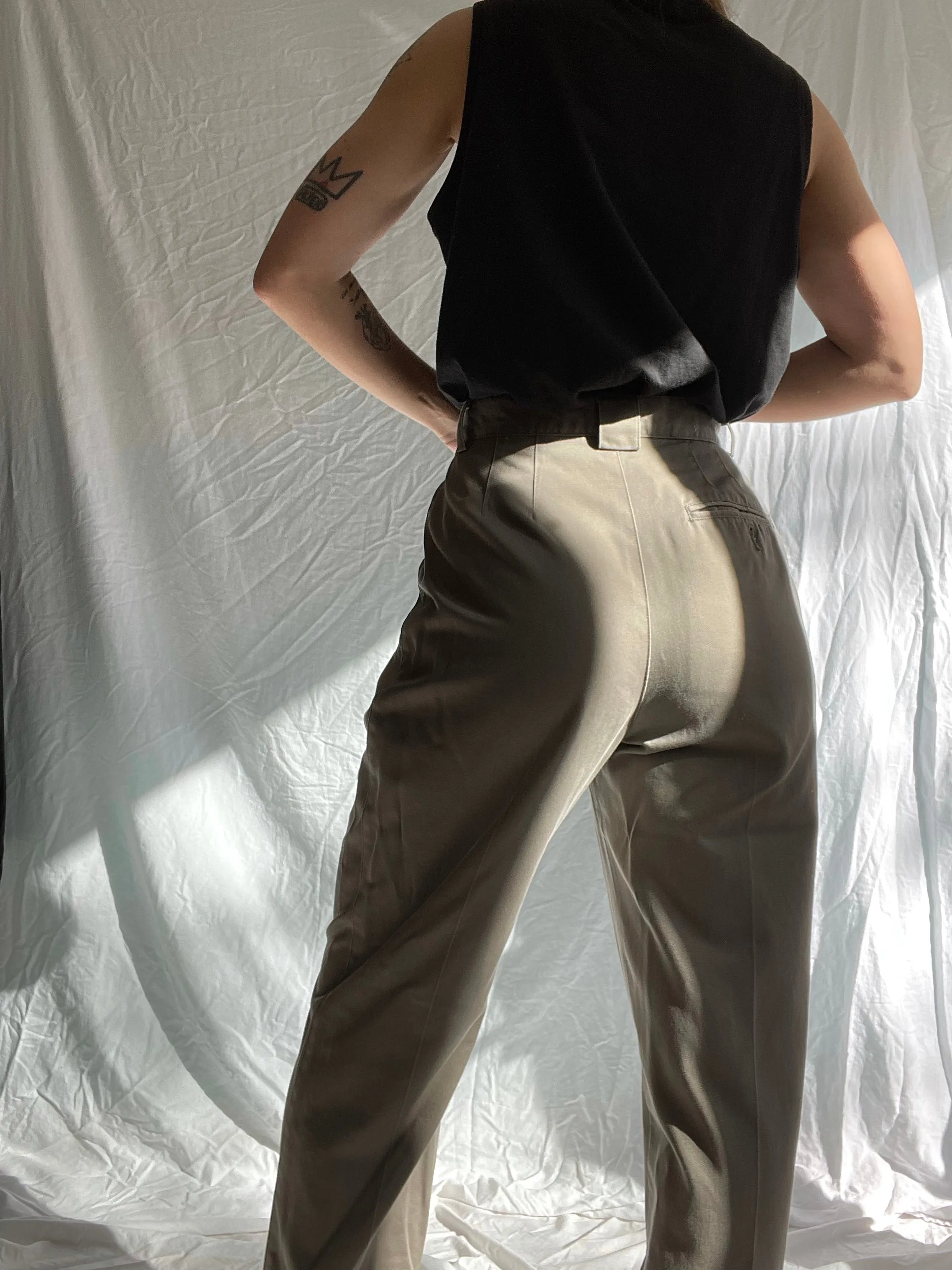 90s Flattering High-Rise Chinos - 30