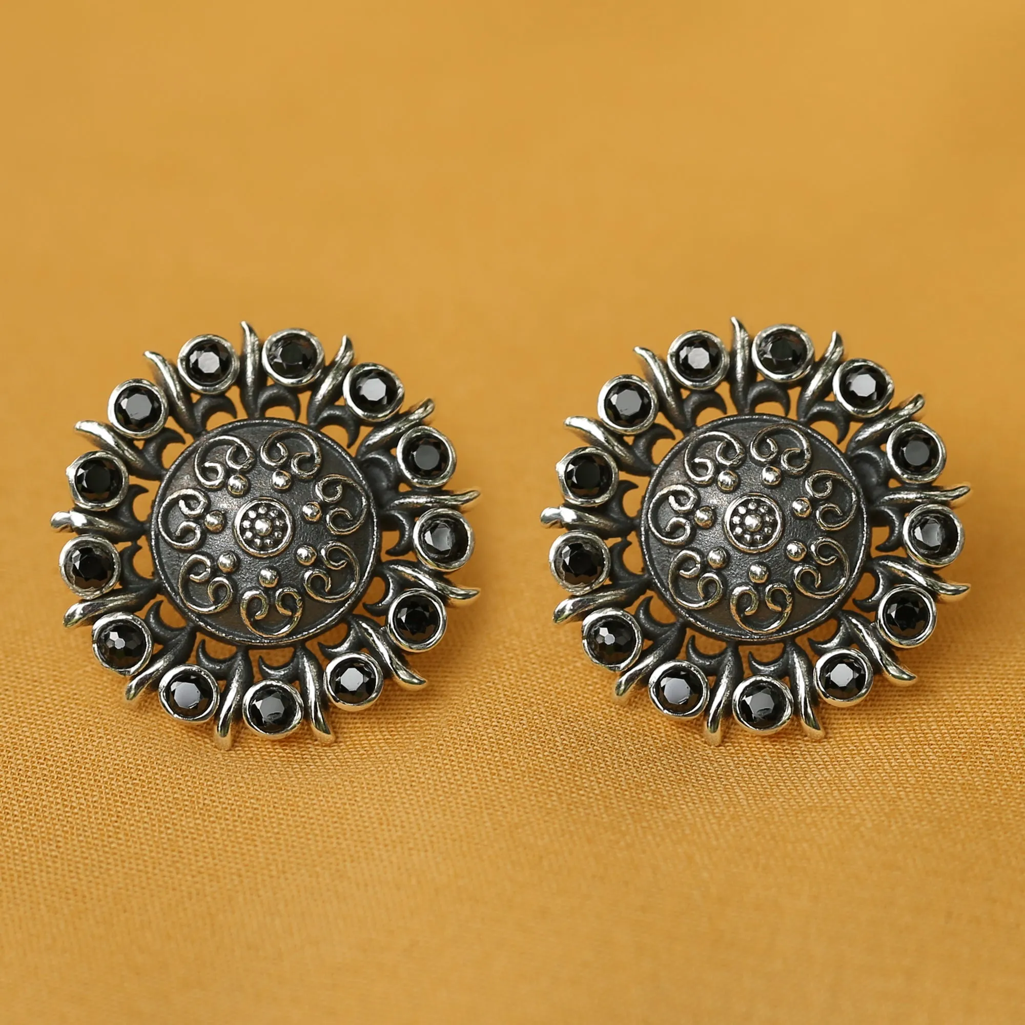 925 Silver Antique Look Black Stud