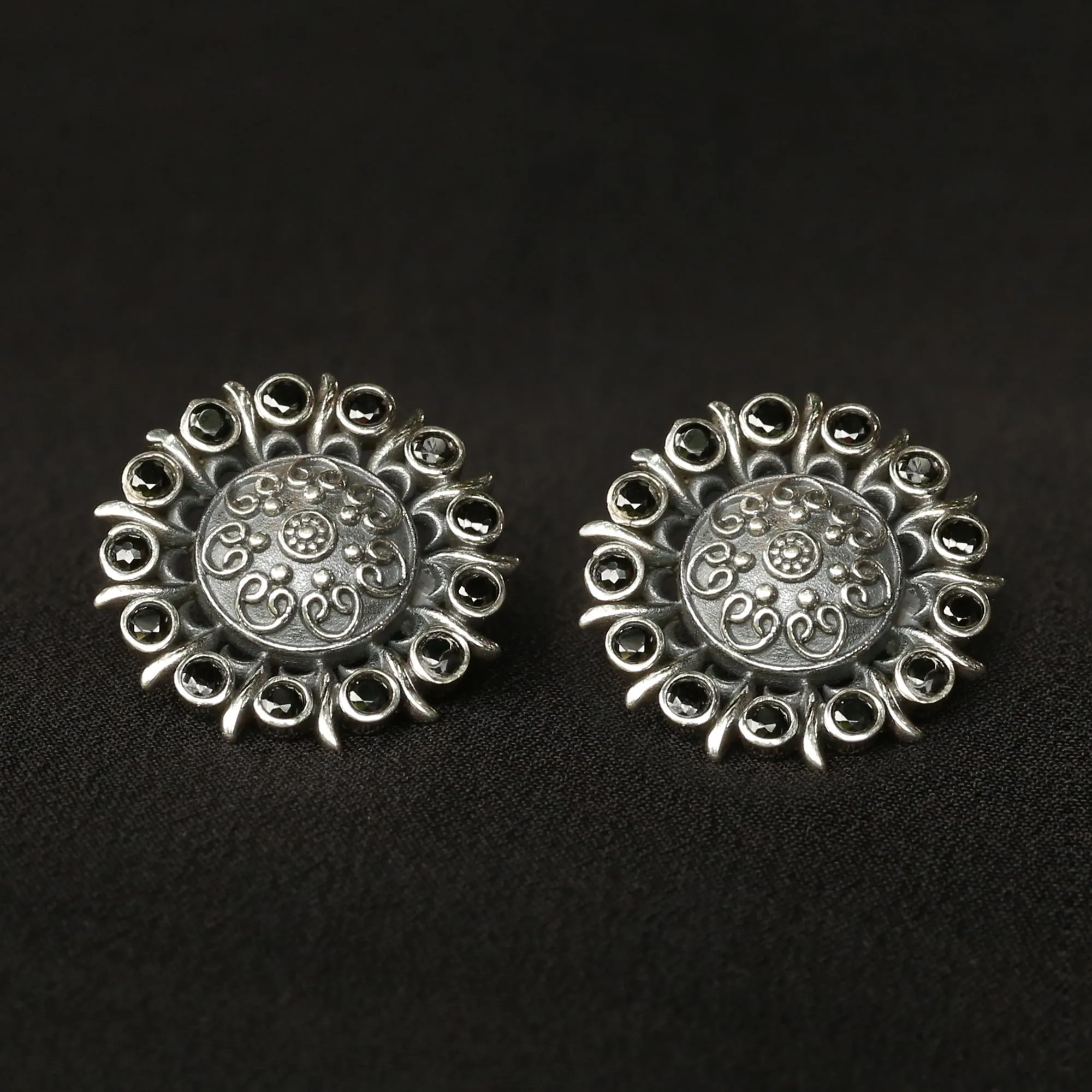 925 Silver Antique Look Black Stud