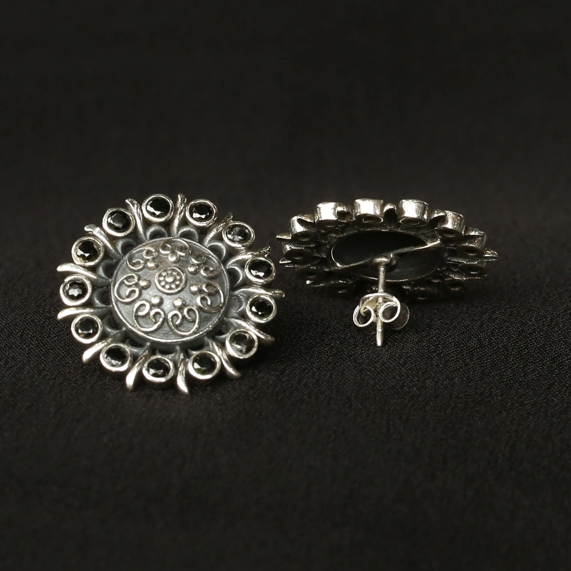 925 Silver Antique Look Black Stud