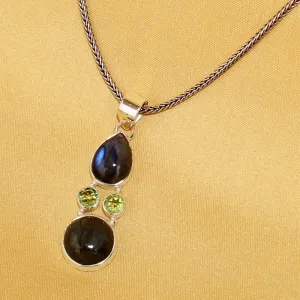 925 Silver Labradorite Pendant with 18 inch Chain