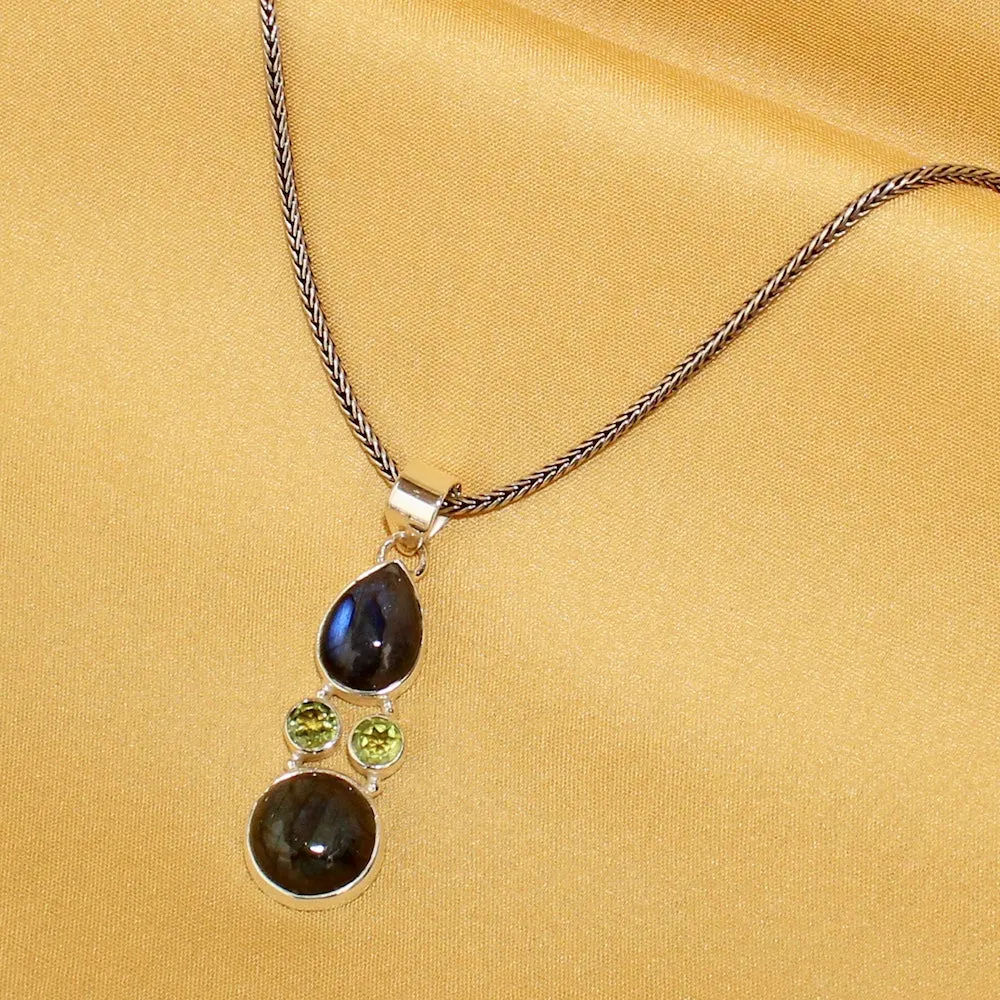 925 Silver Labradorite Pendant with 18 inch Chain