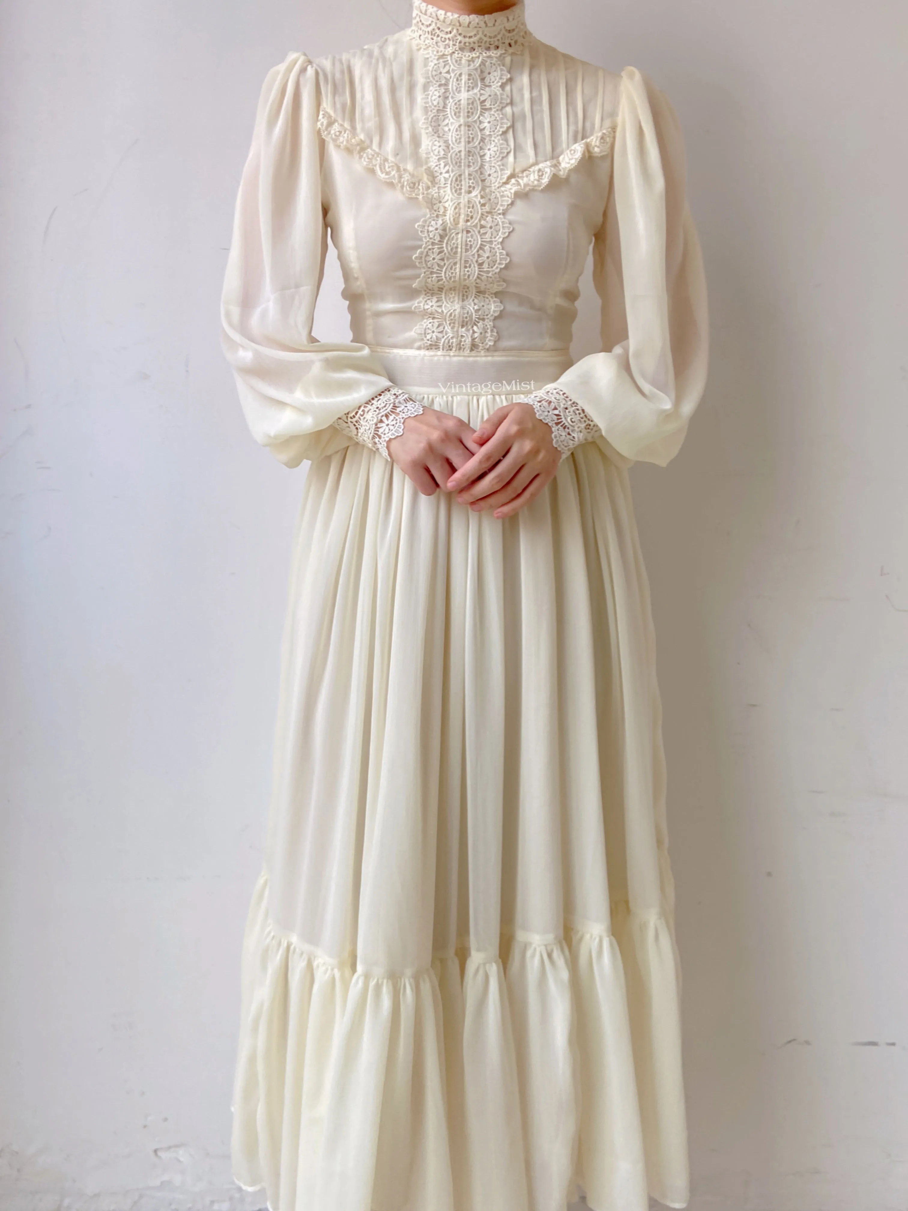 Chiffon Lantern Sleeve Lace Trim Dress