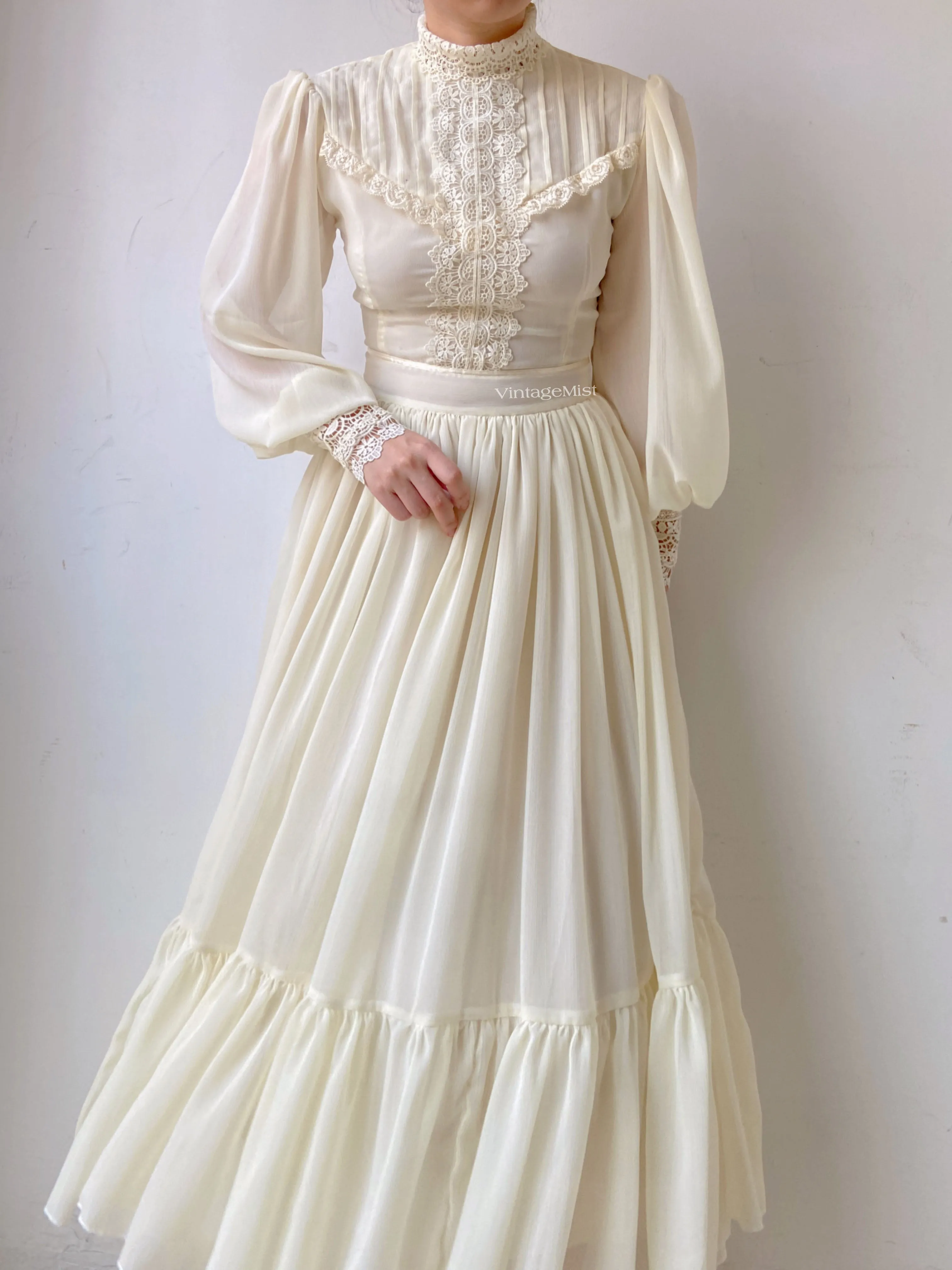 Chiffon Lantern Sleeve Lace Trim Dress