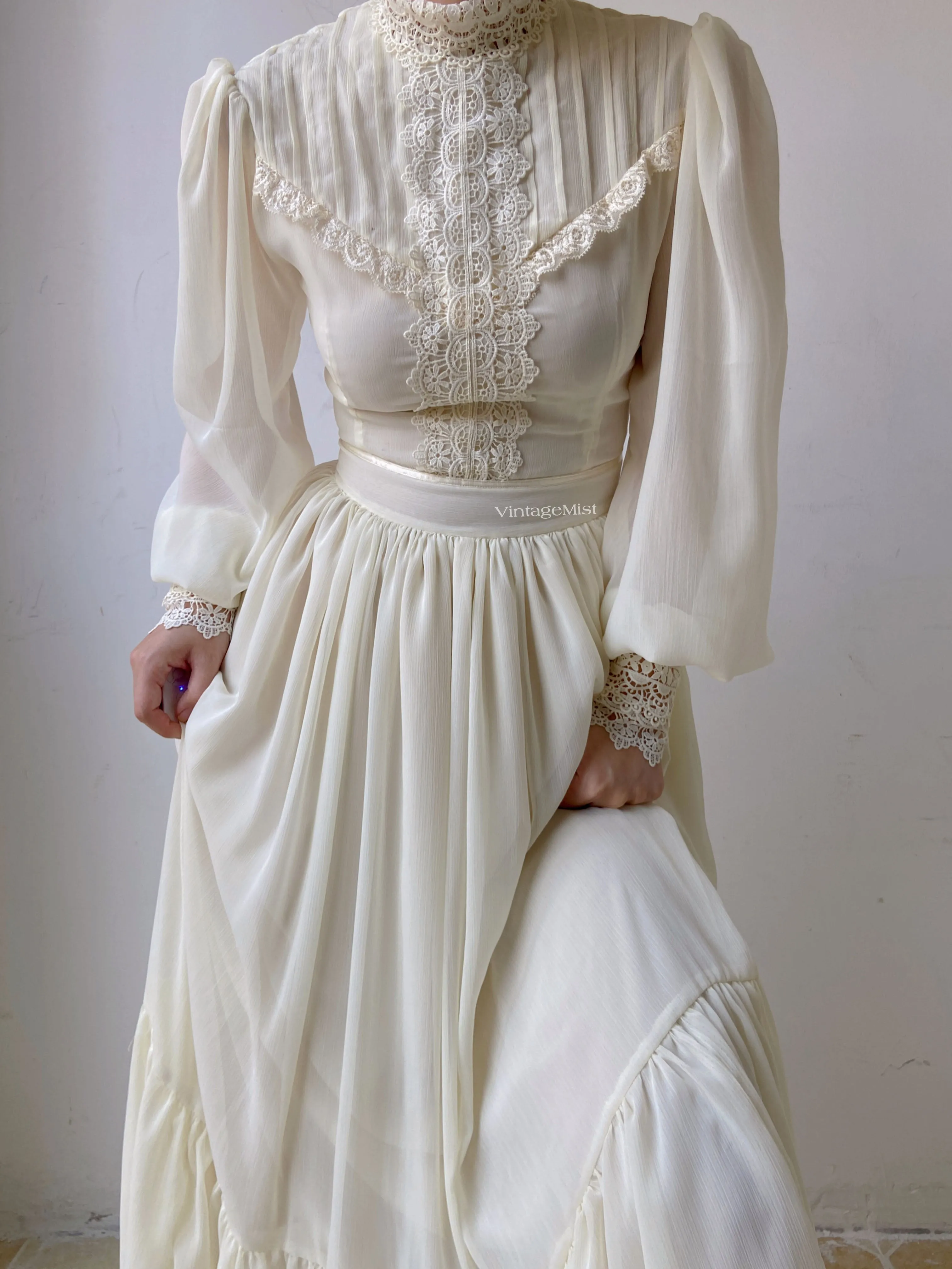 Chiffon Lantern Sleeve Lace Trim Dress
