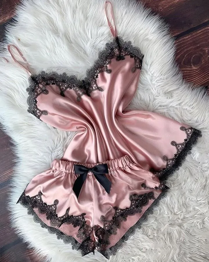 Contrast Lace Bowknot Cami Set