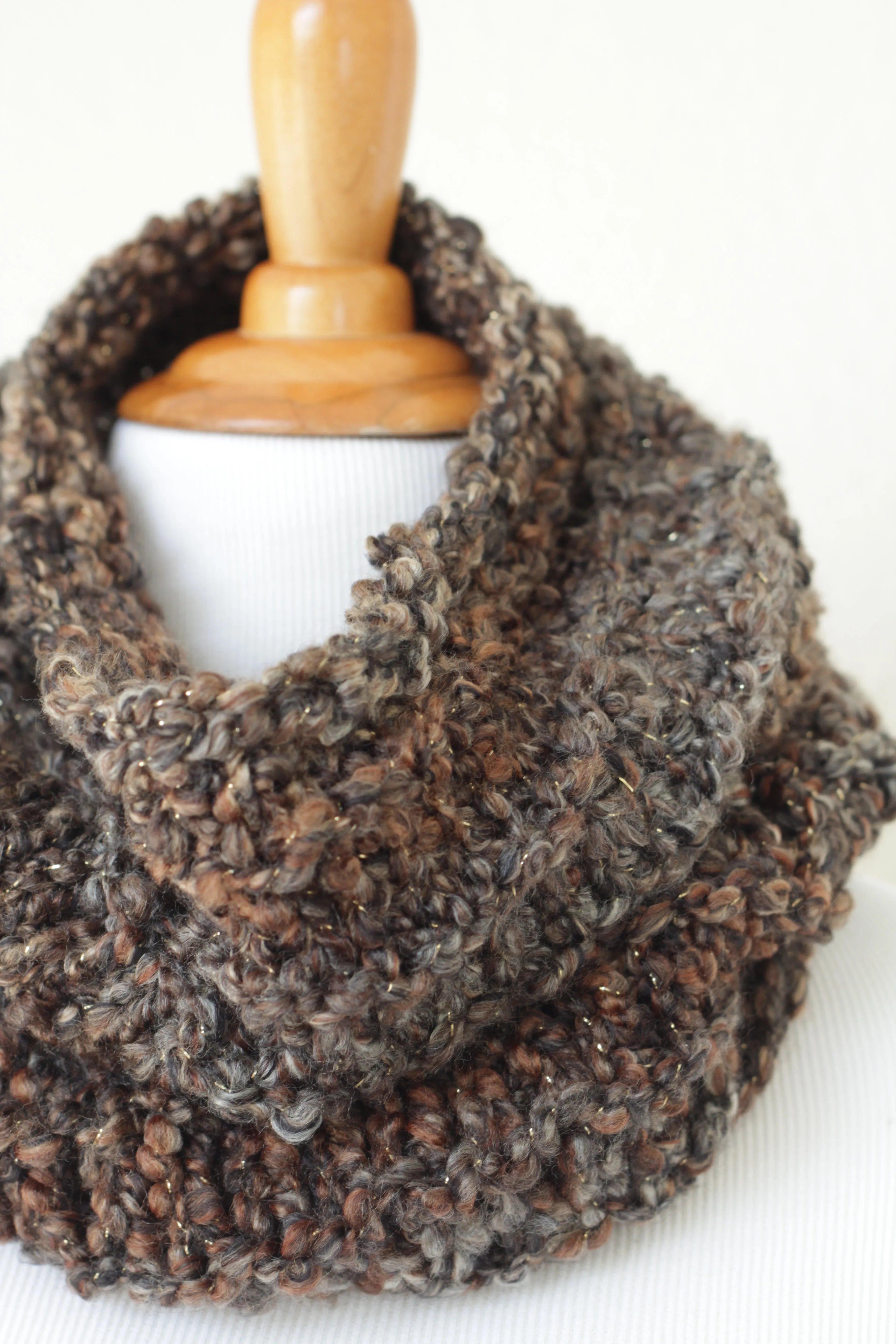 Crochet cowl in red and purple colors, chunky infinity scarf - 3 colorways available