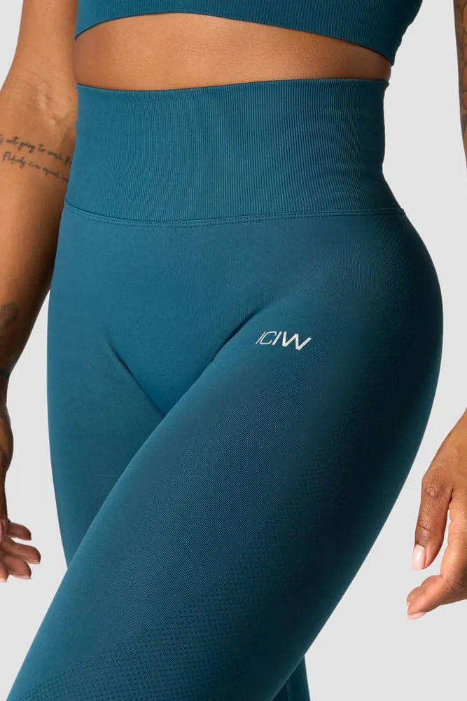 Define Seamless Scrunch Tights