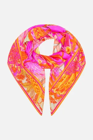 LARGE SQUARE SCARF A HEART THAT FLUTTERS