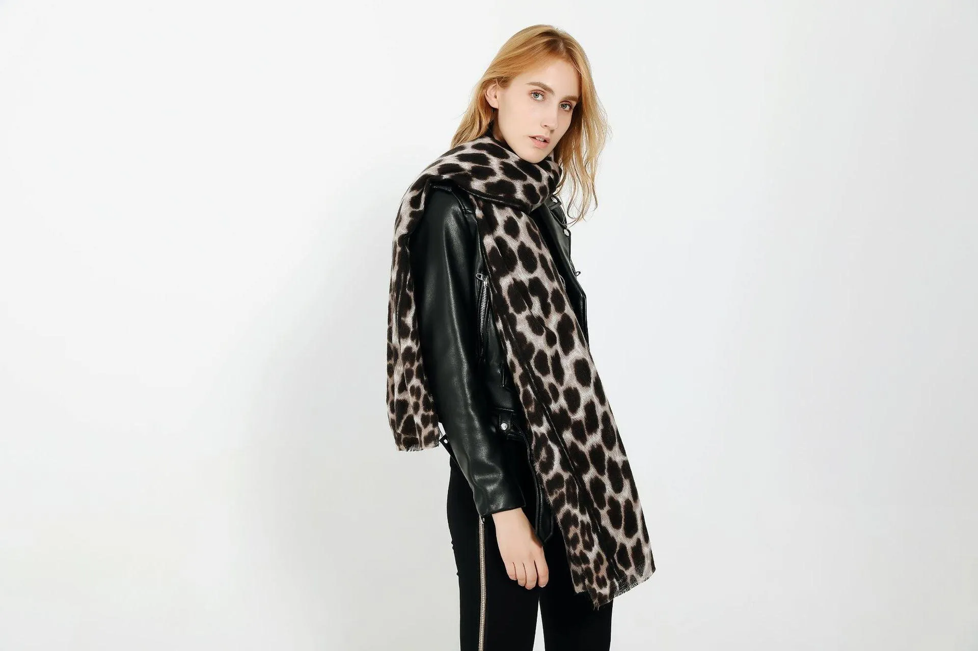 Leopard-print cashmere scarf shawl