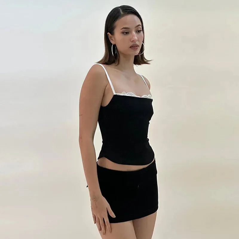 Luna - Lace trimmed top