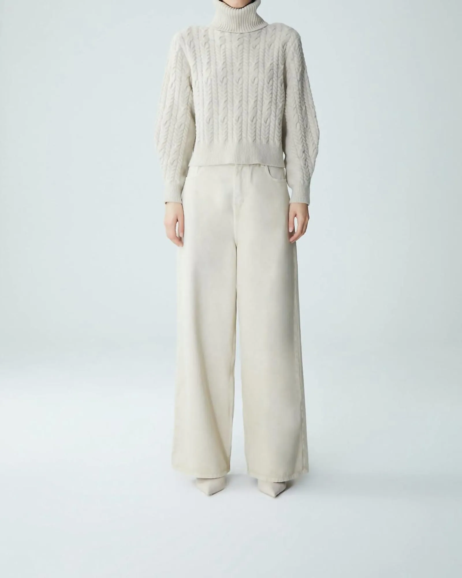 Montgat Londrina Pullover Sweater in Sand | Sand