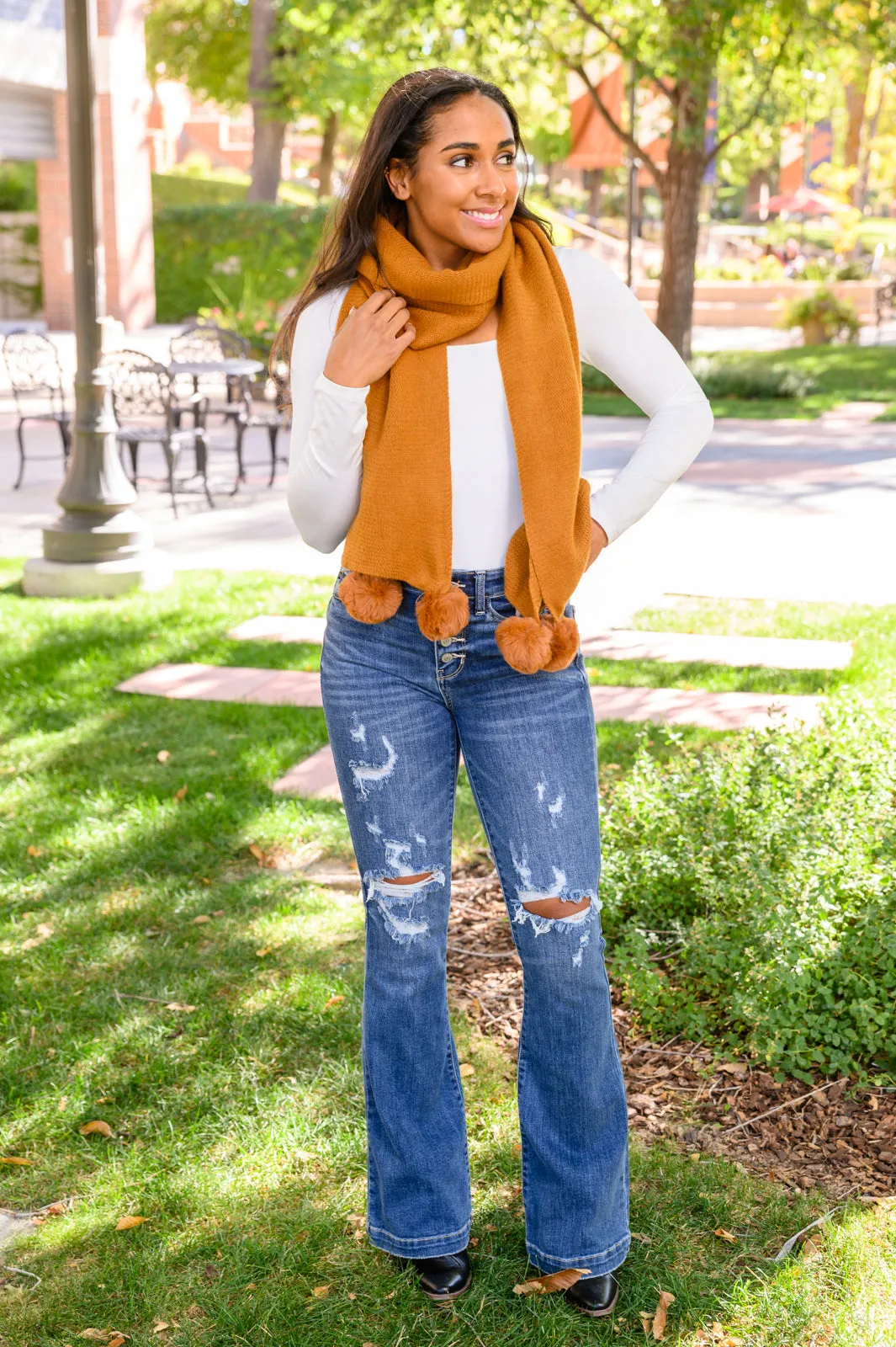 W23 Knitted Fuzzy Pom Pom Scarf In Ginger